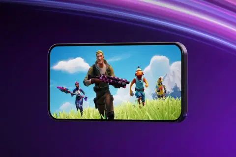 Postacie z Fortnite na ekranie telefonu. Dowiedz się, jak zainstalować Fortnite na telefon i dołącz do zabawy!