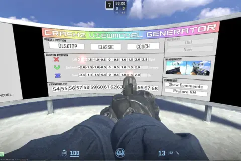 Gracz dostosowuje s1mple viewmodel w grze, wybierając pozycję, przesunięcie i pole widzenia.