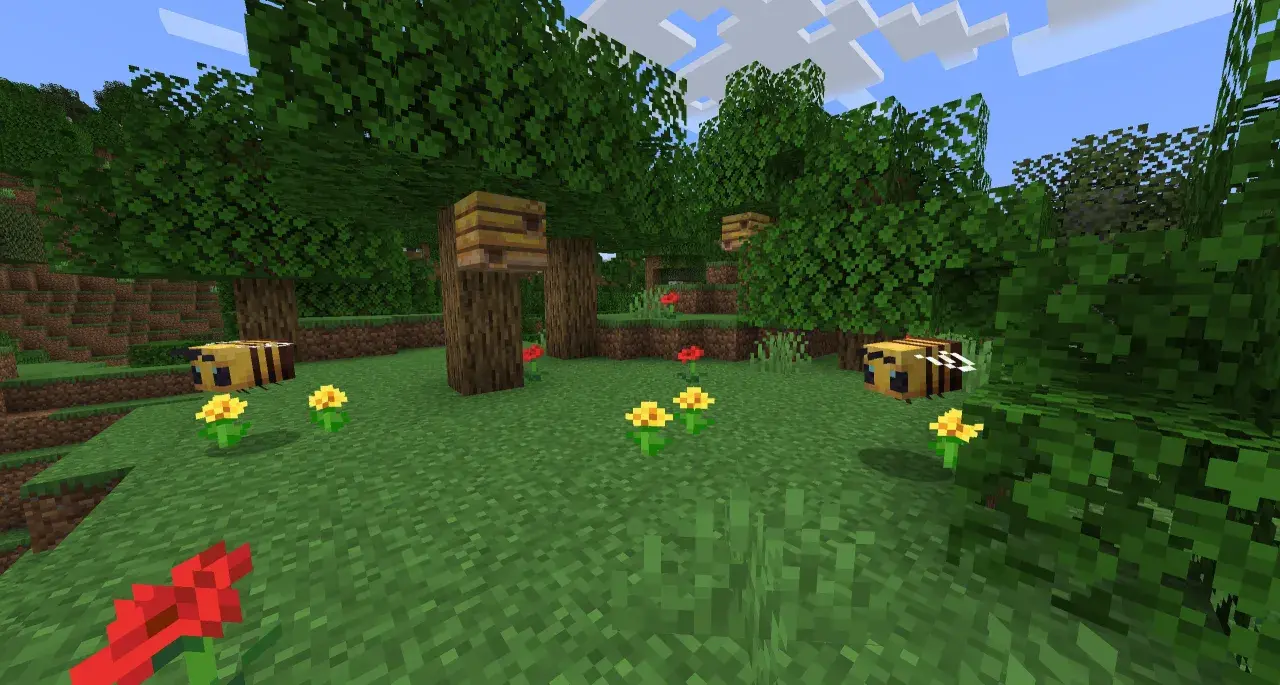 W lesie Minecraft pszczoły krążą wokół ula, zbierając nektar z kwiatów. Plaster miodu wisi na drzewie.