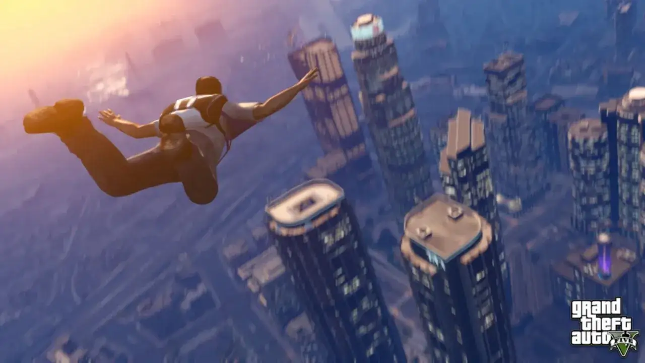 Skoczek w spadochronie spada na miasto, jak w modach do GTA 5. Słońce zachodzi, rzucając ciepłe światło na drapacze chmur.
